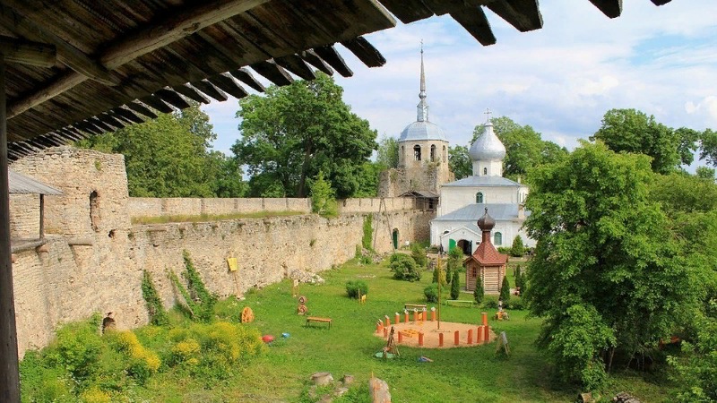 Фото: Тур в Псков из Санкт-Петербурга «По следам Александра Невского» на 2 дня